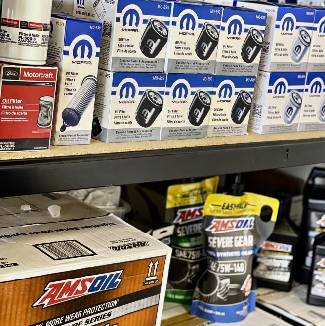 Špičkové oleje a maziva🛢️ nejlepších značek na trhu AMSOIL, Pennzoil a Petro-Canada🔝, to ocení především naši plechoví 🇺🇸...